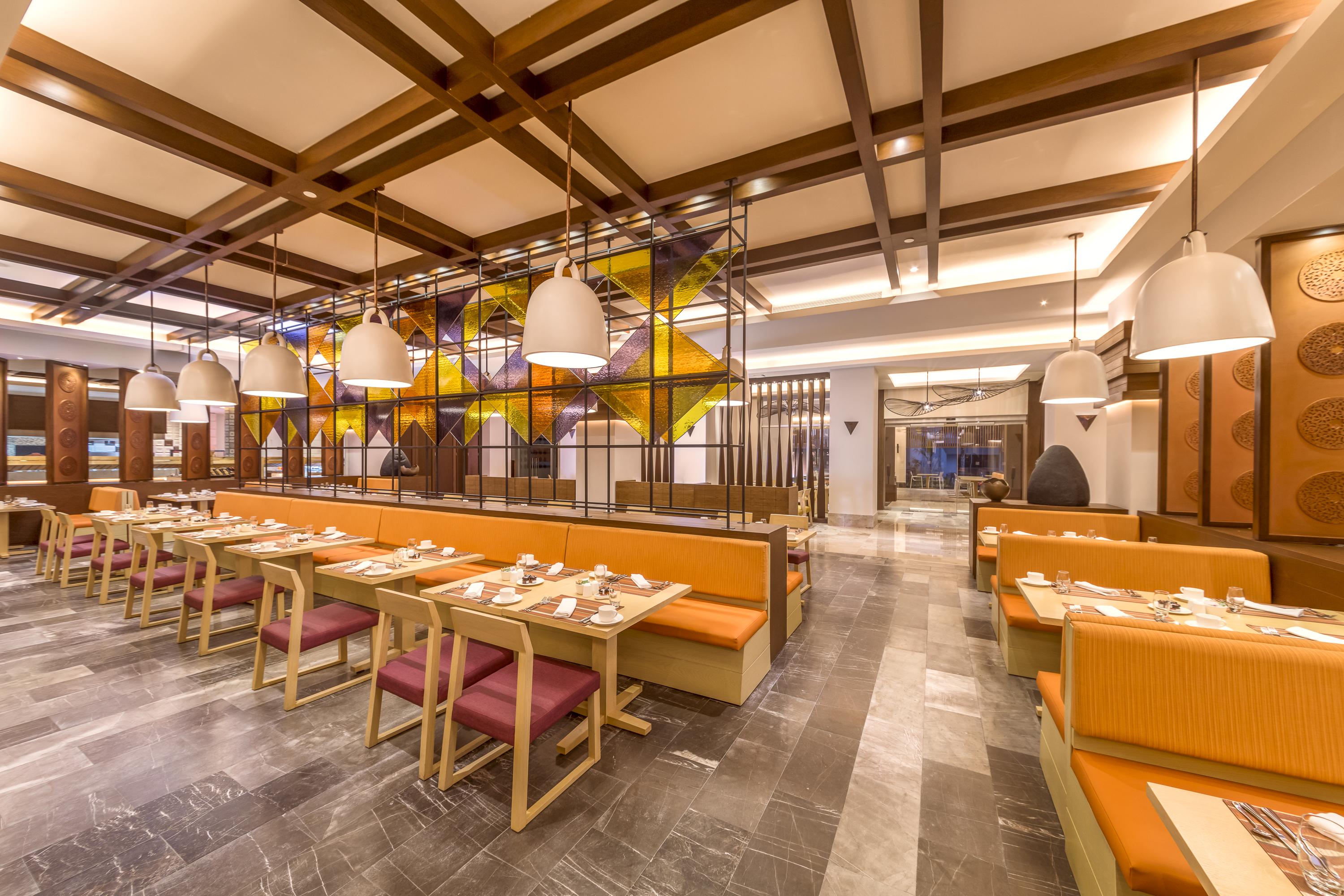 Haven Riviera Cancun (Adults Only) Alfredo V. Bonfil المظهر الخارجي الصورة The interior of a typical buffet restaurant