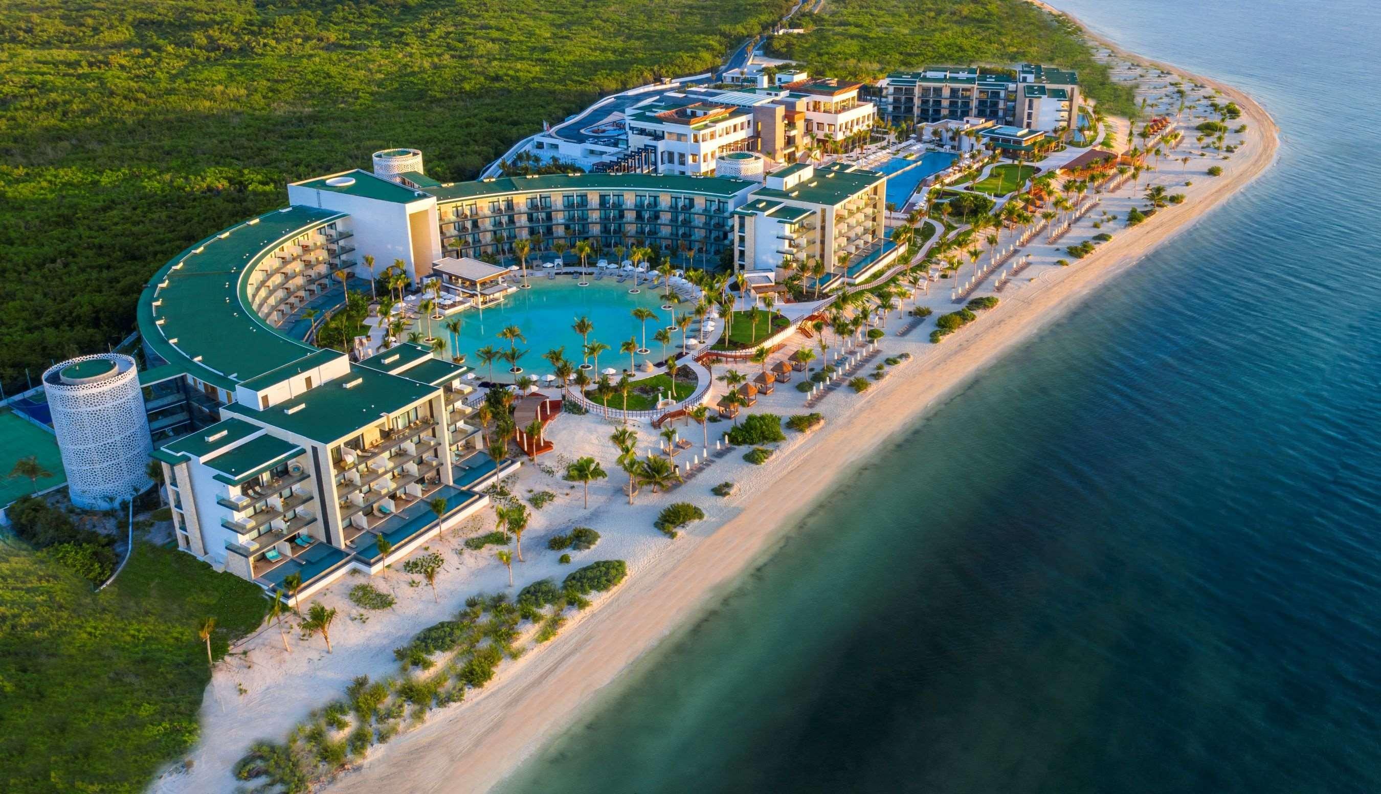 Haven Riviera Cancun (Adults Only) Alfredo V. Bonfil المظهر الخارجي الصورة Aerial view of the resort