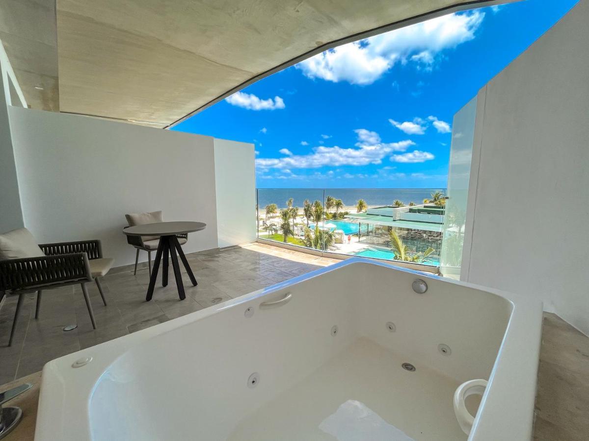 Haven Riviera Cancun (Adults Only) Alfredo V. Bonfil المظهر الخارجي الصورة A view from a room at the hotel