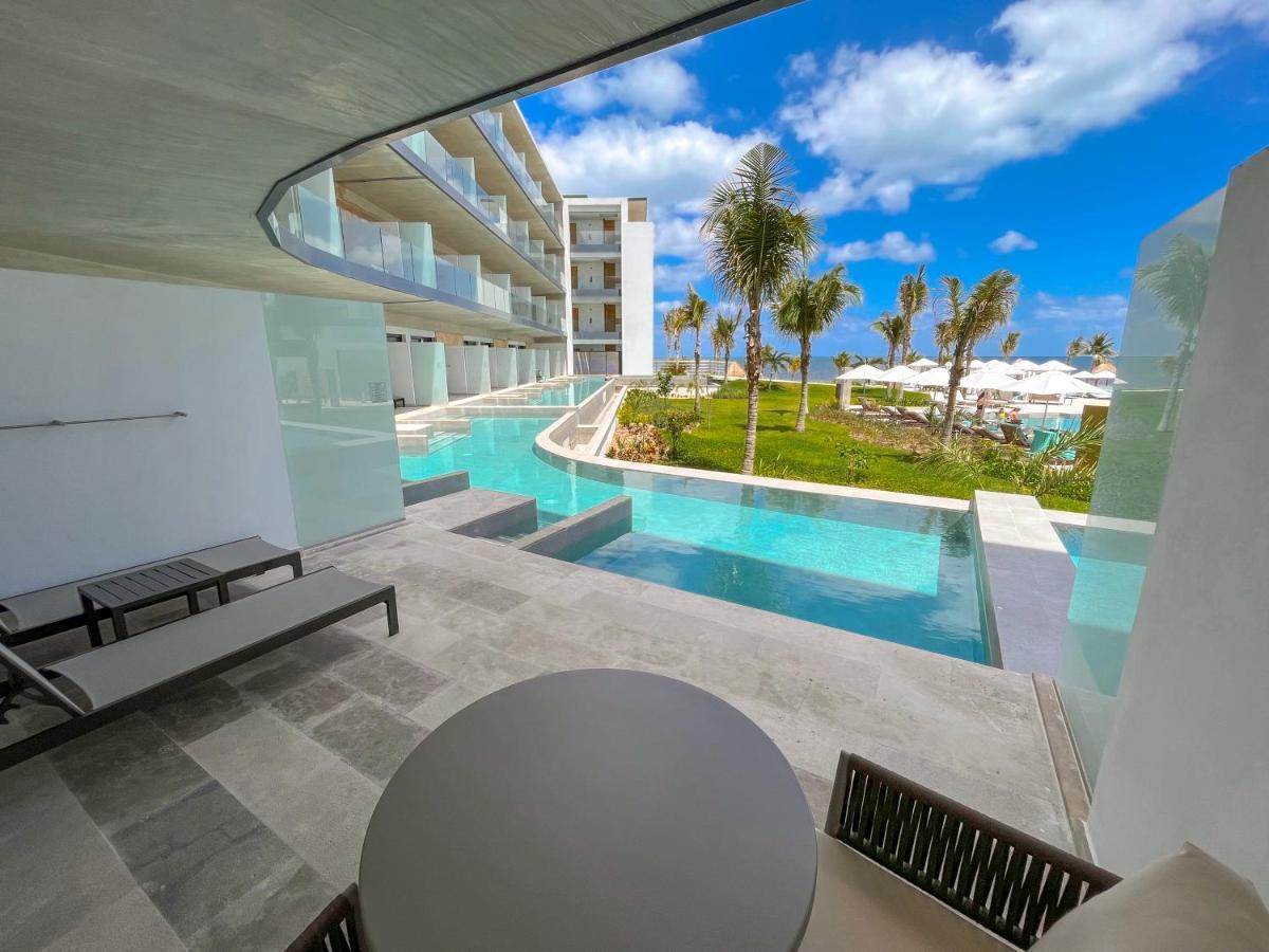 Haven Riviera Cancun (Adults Only) Alfredo V. Bonfil المظهر الخارجي الصورة View from a swim-up room at the Grand Palladium Costa Mujeres Resort & Spa